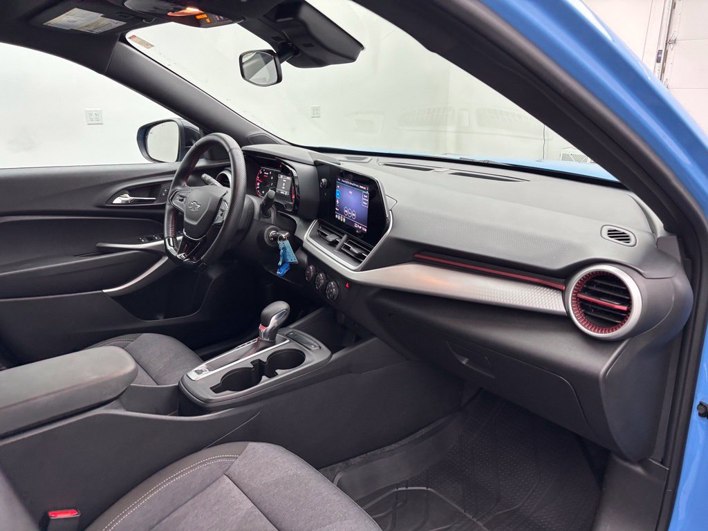 Used 2024 Chevrolet Trax RS w/ Driver Confidence Package FWD image 30