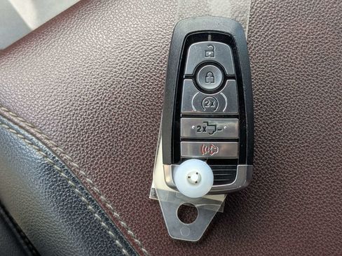 Used 2022 Ford F150 Lariat AWD/4WD image 37
