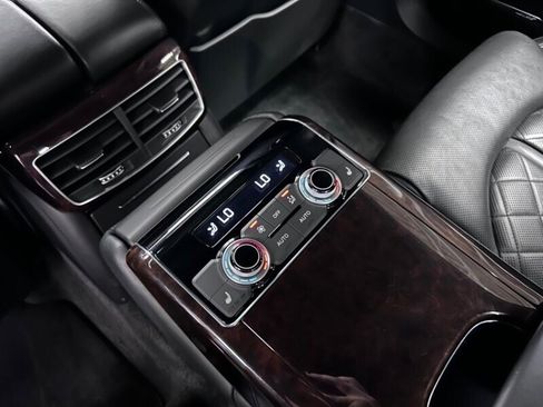 Used 2014 Audi S8 image 45