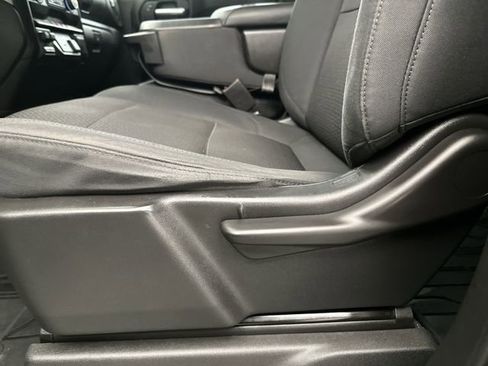 Used 2020 Chevrolet Silverado 1500 Custom w/ Custom Value Package image 16