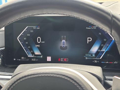 Used 2024 BMW X6 xDrive40i w/ Executive Package image 10