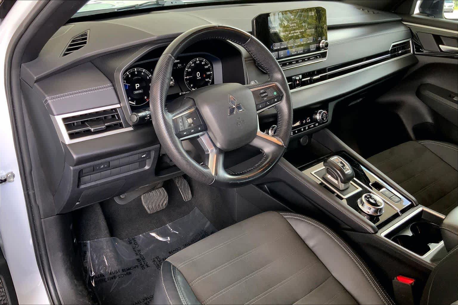 Used 2023 Mitsubishi Outlander SE Black Edition AWD/4WD image 18
