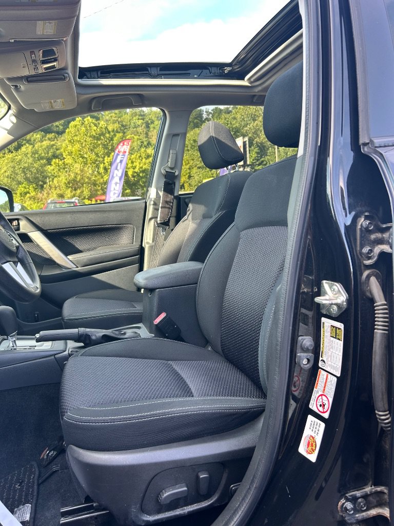 Used 2017 Subaru Forester 2.5i Premium w/ All-Weather Package AWD/4WD image 8