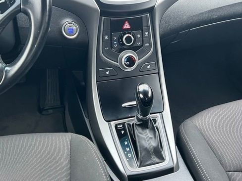 Used 2016 Hyundai Elantra Value Edition image 17