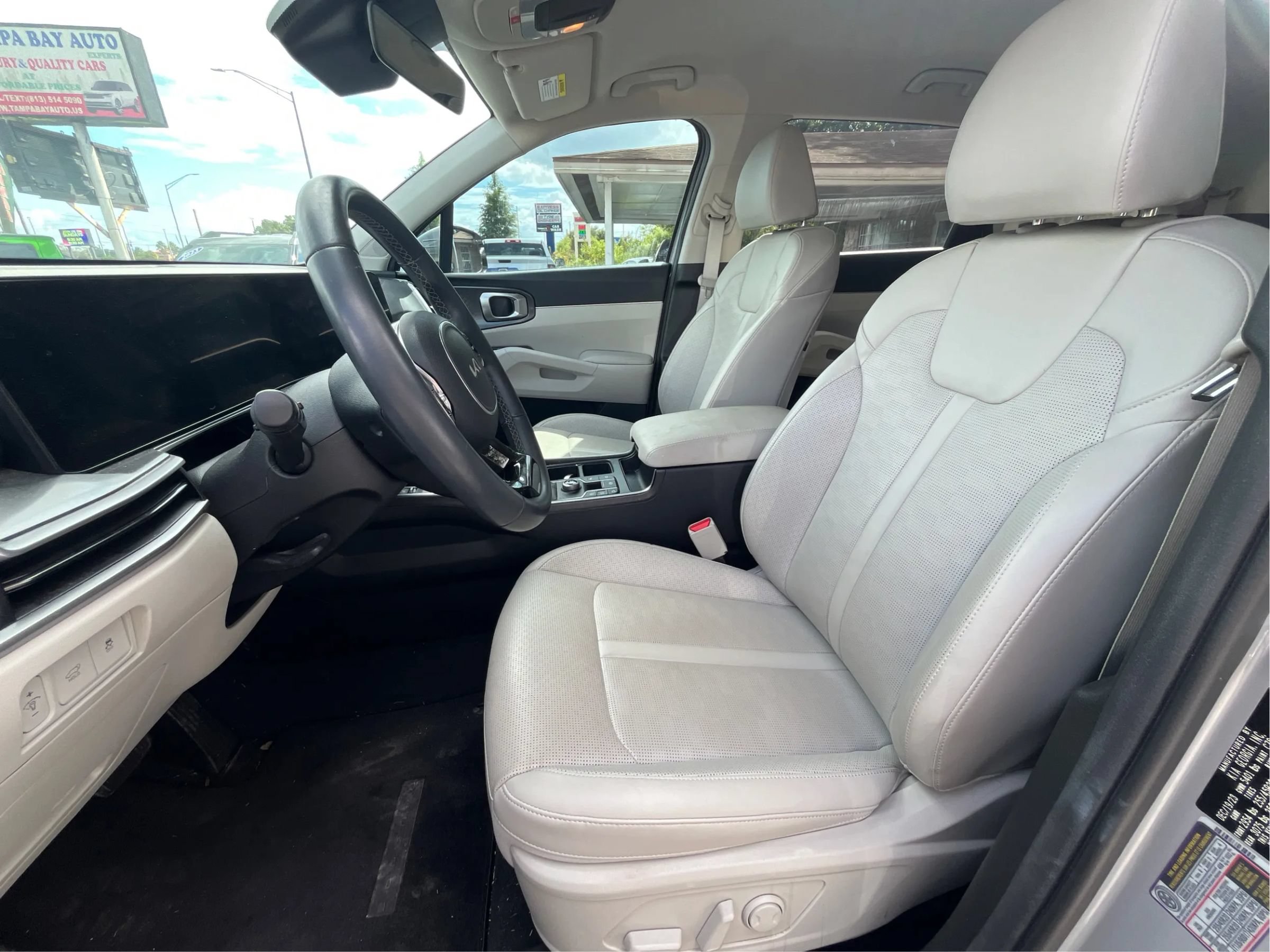 Used 2024 Kia Sorento EX FWD image 9