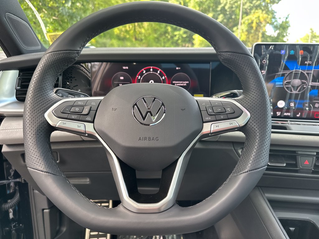 New 2026 Volkswagen Tiguan SE R-Line AWD/4WD image 12