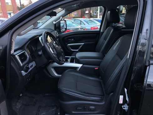 Used 2017 Nissan Titan PRO-4X AWD/4WD image 10