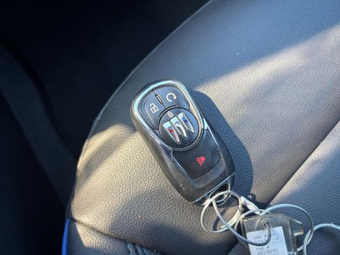 Used 2025 Buick Envista Sport Touring image 21