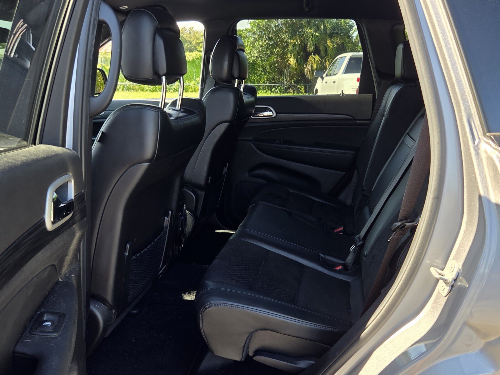 Used 2021 Jeep Grand Cherokee Laredo X RWD image 10