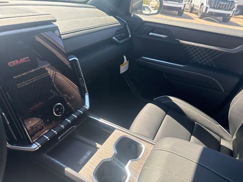 New 2026 GMC Acadia Denali w/ Super Cruise Package AWD/4WD image 13