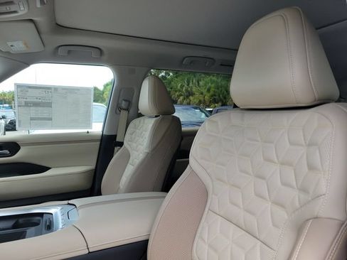 New 2026 Nissan Armada Platinum AWD/4WD image 18
