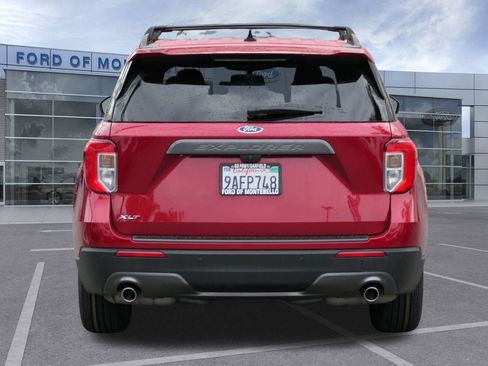 Used 2022 Ford Explorer XLT w/ Equipment Group 202A image 6