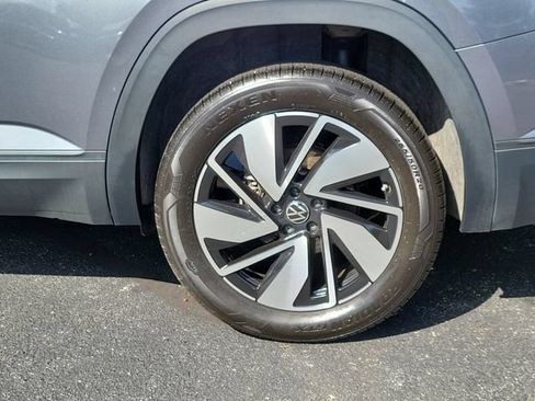 Used 2025 Volkswagen Atlas SE AWD/4WD image 29