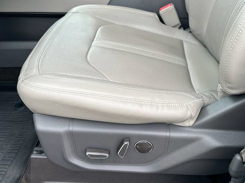 Used 2019 Ford Expedition Limited w/ Special Edition Package RWD image 9