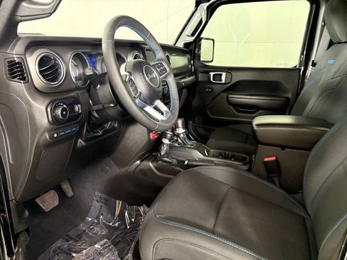 Used 2023 Jeep Wrangler Unlimited Rubicon 4xe AWD/4WD image 18