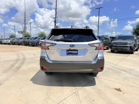 Used 2025 Subaru Outback Premium AWD/4WD image 8