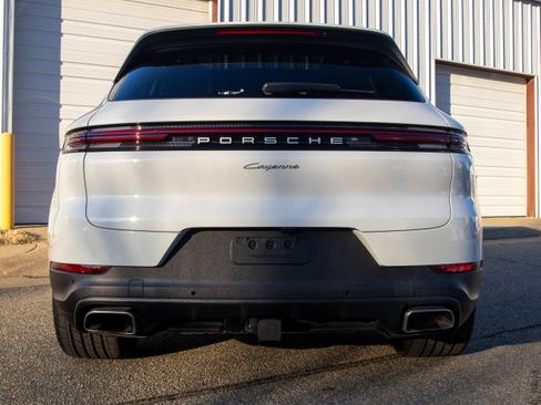 Certified 2024 Porsche Cayenne image 6