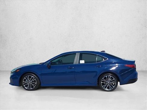 Used 2025 Toyota Camry XLE w/ Premium Plus Package FWD image 7