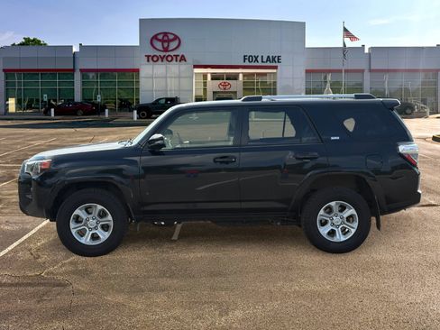 Used 2022 Toyota 4Runner SR5 Premium AWD/4WD image 2