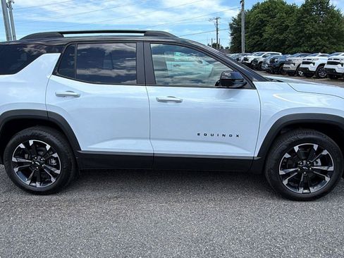 New 2026 Chevrolet Equinox RS w/ Convenience Package III AWD/4WD image 4