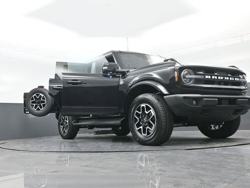 New 2025 Ford Bronco Outer Banks image 23