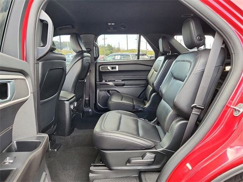 Used 2020 Ford Explorer XLT w/ Equipment Group 202A image 10