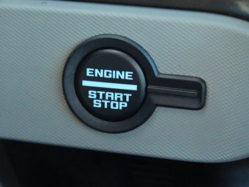 Used 2023 Ford Bronco Badlands image 28