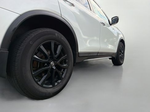 Used 2018 Nissan Rogue SV AWD/4WD image 7