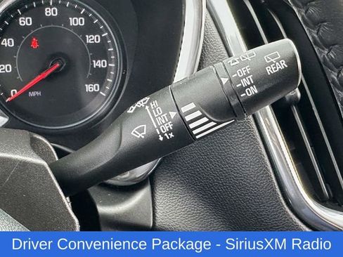 Used 2020 Chevrolet Equinox LT w/ Sport Edition FWD image 10