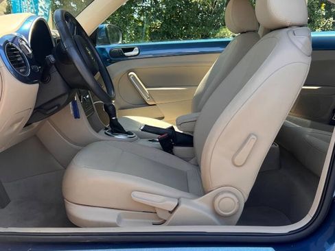 Used 2016 Volkswagen Beetle 1.8T SE w/ Lighting Package FWD image 13