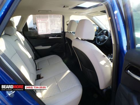 Used 2022 Kia Seltos EX image 23