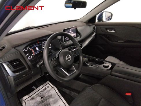 Used 2023 Nissan Rogue SV image 24