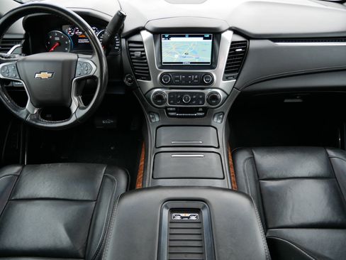 Used 2019 Chevrolet Suburban Premier image 10