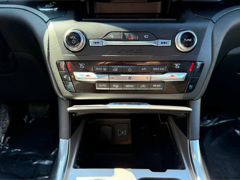 Used 2020 Ford Explorer ST w/ ST Street Pack image 23