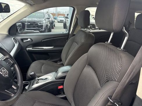 Used 2018 Dodge Journey SXT image 11