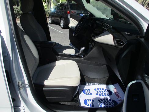 Used 2020 Buick Encore GX Select w/ Advanced Technology Package image 28