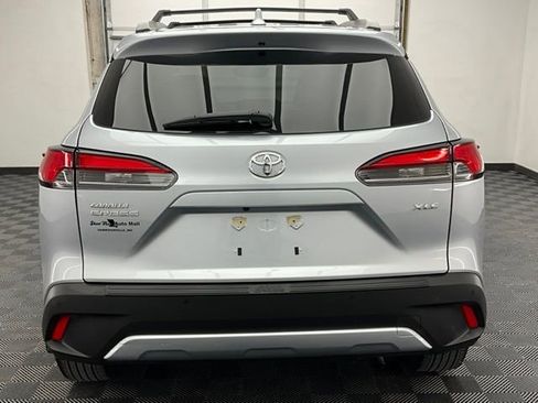 Used 2024 Toyota Corolla Cross XLE w/ Convenience Package image 21