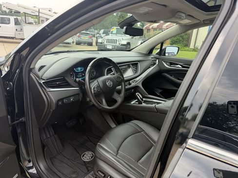 Used 2019 Buick Enclave Avenir w/ Avenir Technology Package AWD/4WD image 12