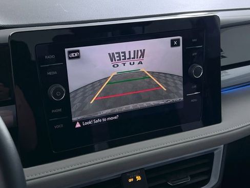 Used 2025 Volkswagen Taos SEL image 17