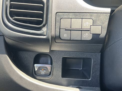 Used 2025 RAM ProMaster 2500 w/ U-Haul Equipment Group FWD image 11