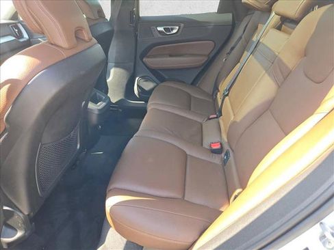Used 2020 Volvo XC60 T5 Momentum w/ Protection Package Premier FWD image 19