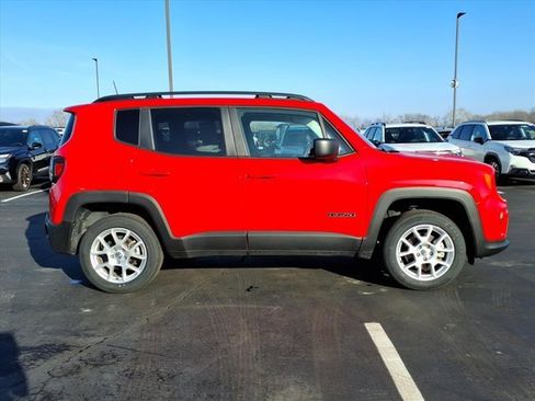 Used 2022 Jeep Renegade Latitude image 28