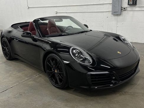 Used 2018 Porsche 911 Carrera image 2
