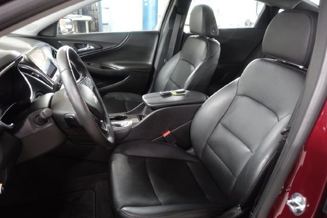 Used 2016 Chevrolet Malibu LT w/ Leather Package FWD image 11