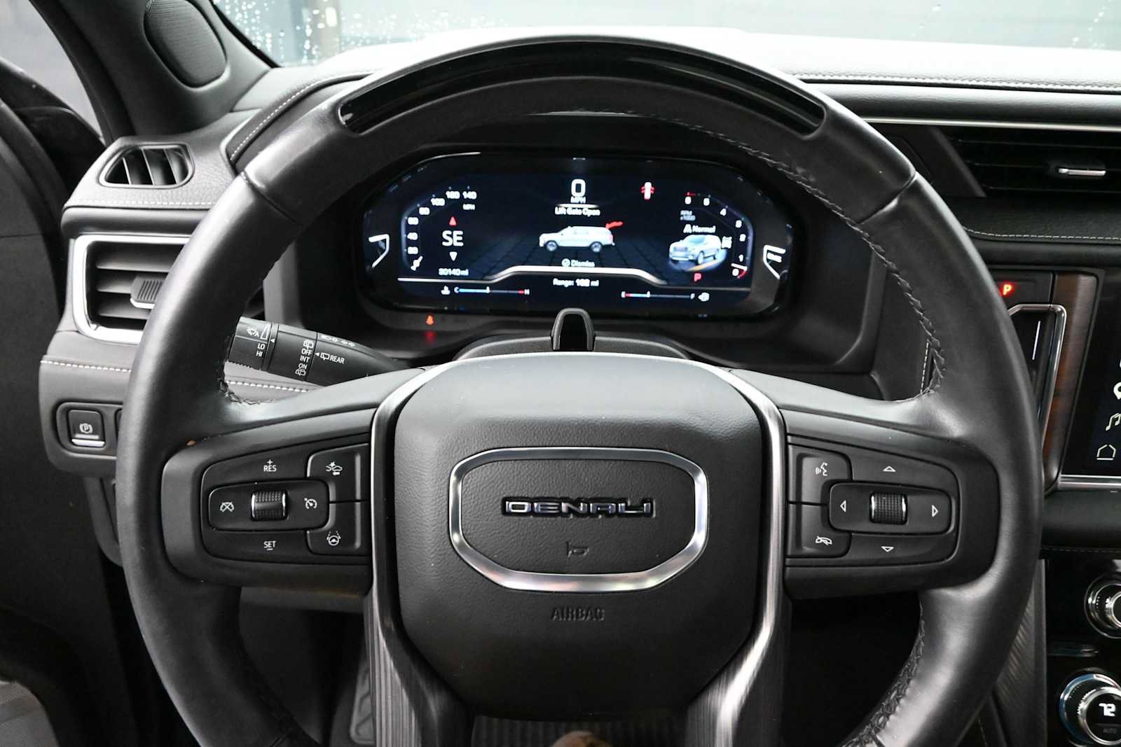 Used 2023 GMC Yukon XL Denali Ultimate AWD/4WD image 15
