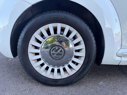 Used 2014 Volkswagen Beetle 2.5 image 11