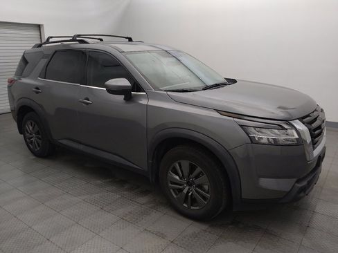 Used 2022 Nissan Pathfinder SV FWD image 11