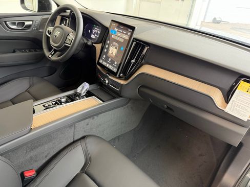 New 2026 Volvo XC60 B5 Plus w/ Protection Package Premier image 20