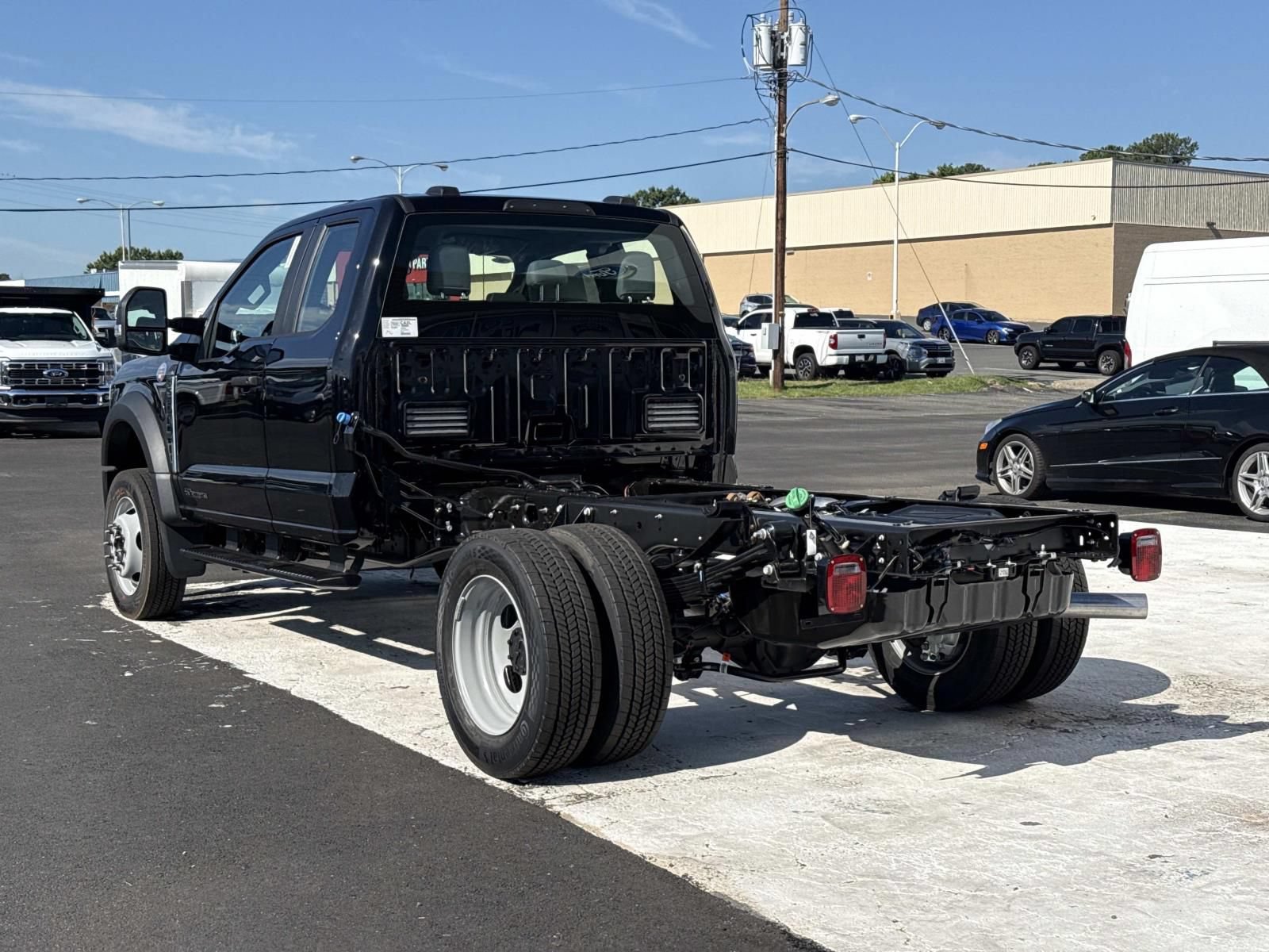 New 2026 Ford F550 4x4 SuperCab Super Duty image 5