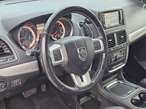 Used 2018 Dodge Grand Caravan GT image 2